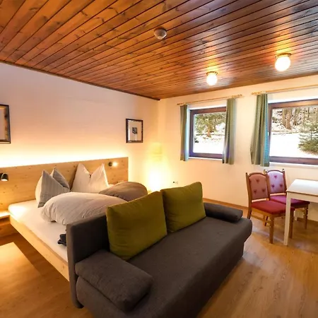 Baerenwirt Homestay Mittenwald