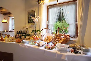 Baerenwirt Homestay *