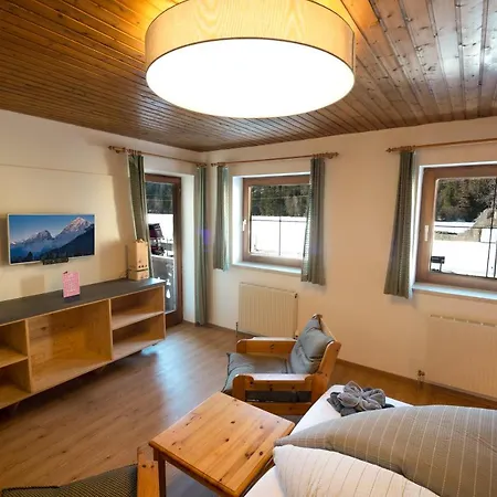 Baerenwirt Rum i privatbostad Mittenwald